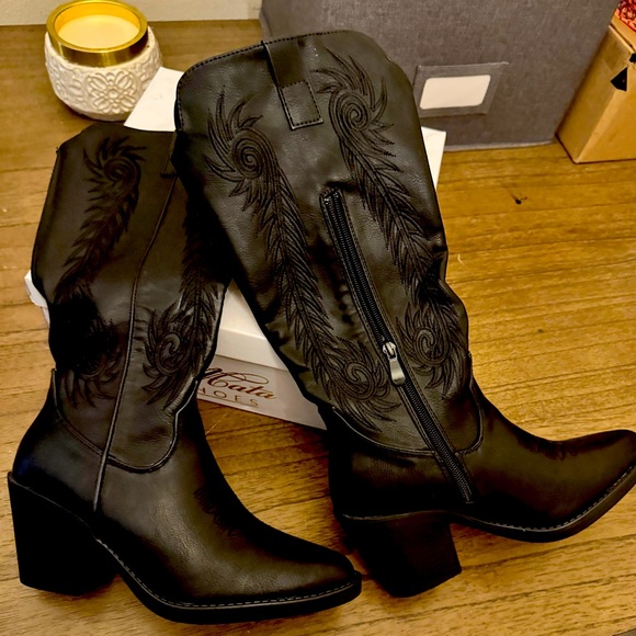 Coachella Shoes - Brand new western cowboy boots